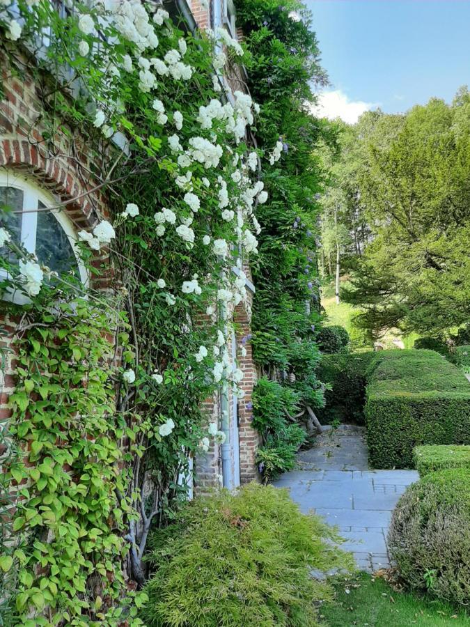 مبيت وإفطار مونس Le Bocage Fleuri المظهر الخارجي الصورة